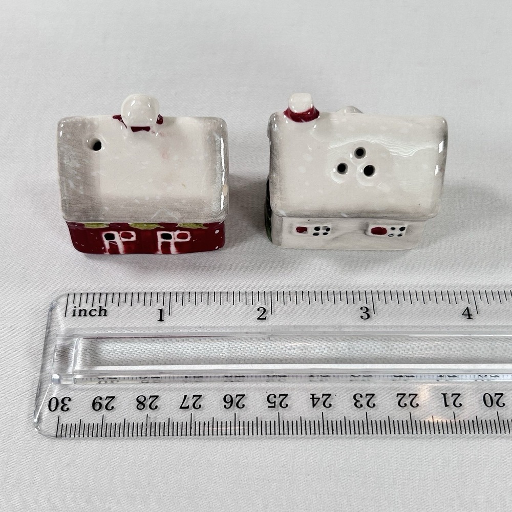 Cottage House Barn Salt Pepper Shakers Set Christmas Snow Winter Ceramic Vintage - Picture 8 of 9
